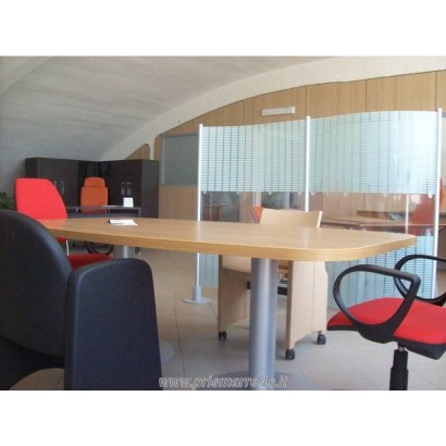 Ti piace questo tavolo riunioni ovale cm 210x100 in pronta consegna? Chiamaci 0815861190 o info@prismarredo.it